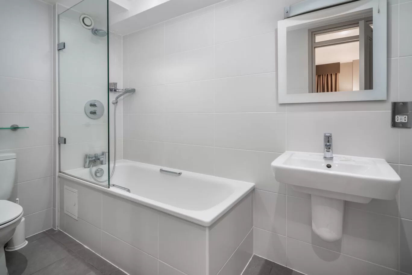Deluxe twin bathroom at The Lensbury