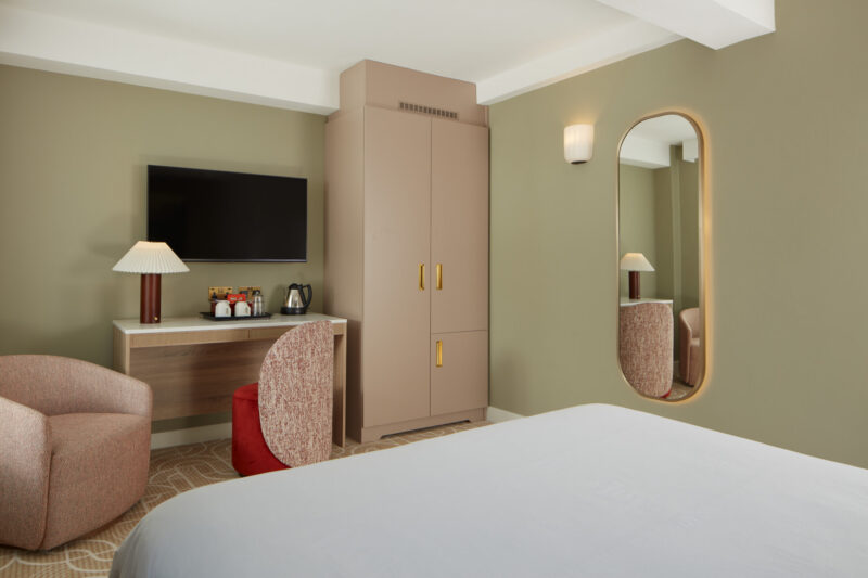 Clubhouse King Room