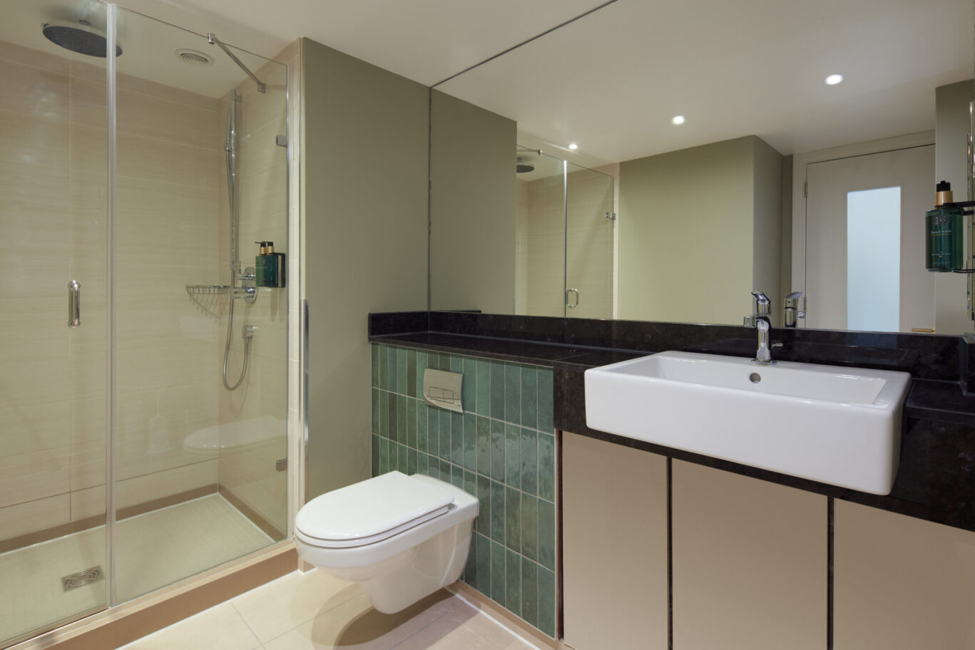 Deluxe King Bathroom