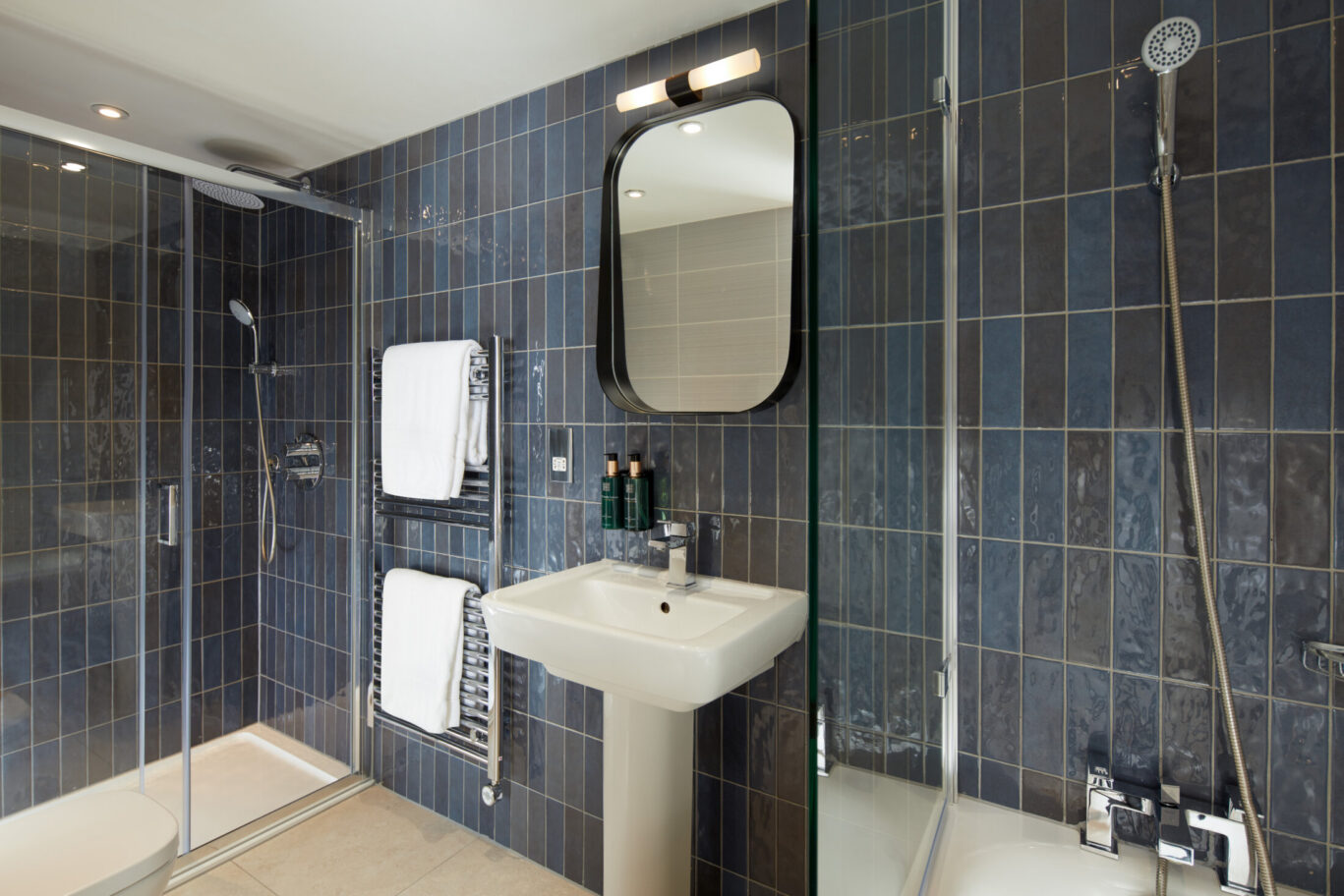 Deluxe Twin Bathroom
