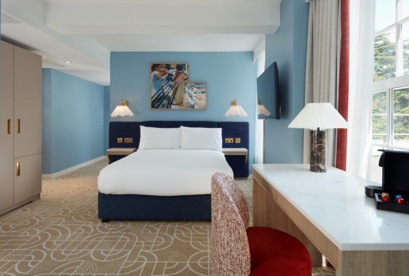 Deluxe Twin Bedroom