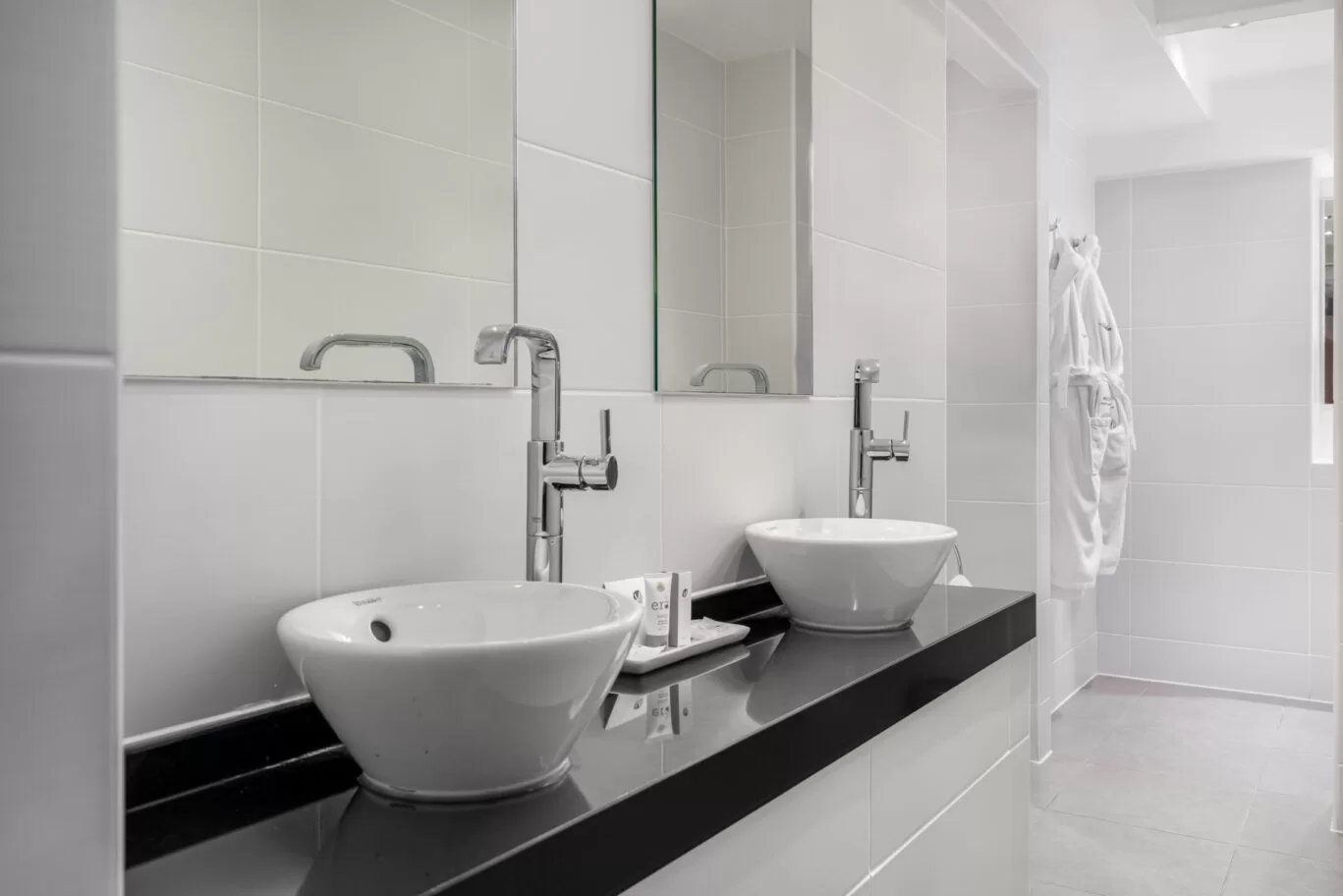 Dutch suite bathroom